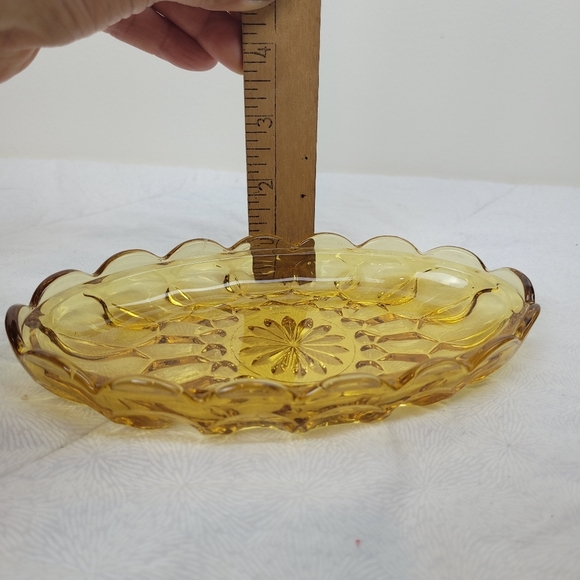 Vintage Amber Shallow Glass Serving Bowl Trinket Dish 4 x 7 x 1 1/4 home decor - Picture 4 of 5